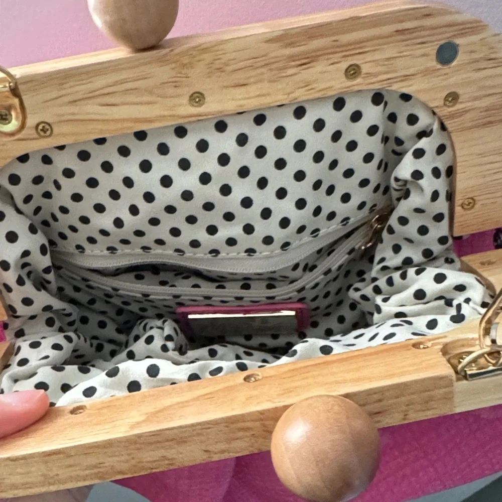 Pink purse - Picture 4 of 8